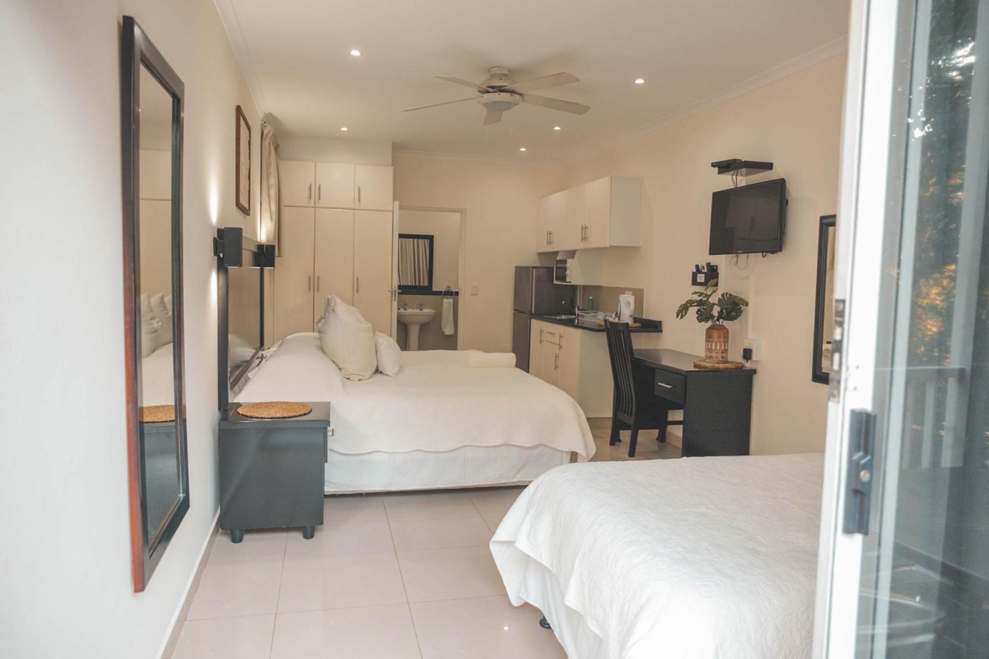 Beside Still Waters Boutique Hotel Durban Buitenkant foto